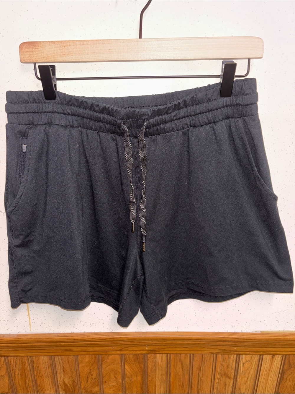 Pacific Trail - women’s Black Athletic Drawstring Shorts (size Large)